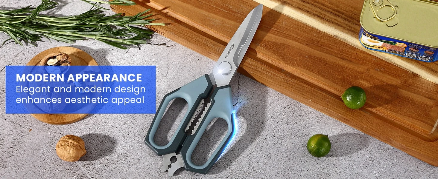 Detachable kitchen shears cleaning feature